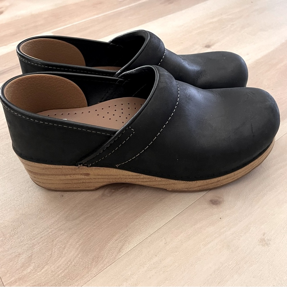 Dansko Professional Black Clogs Sz 38